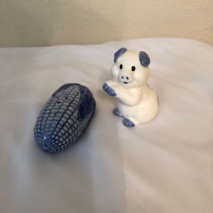 2/$30 EUC Salt & Pepper Shakers, Blue White, Pig & Corn
